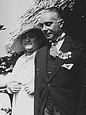 Trujillo with his second wife Bienvenida in 1934