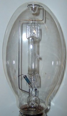 A closeup of a 175-W mercury vapor lamp. The small diagonal cylinder at the bottom of the arc tube is a resistor which supplies current to the starter electrode.