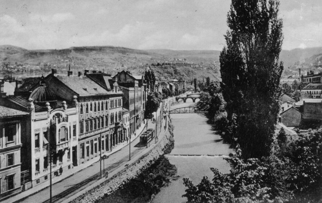 Photo of Miljacka river in Sarajevo, 1914. Latin Bridge can be seen in the distance.