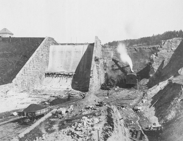 The excavation of the old Kensico Dam in preparation for the construction of a replacement. Oct 13, 1911 Author New York Public Library