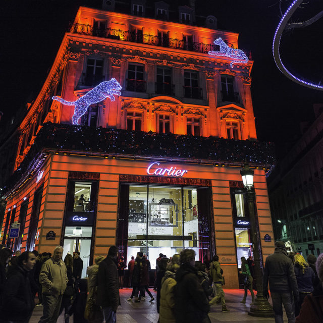 Cartier store in Paris. Author Jakub Szypulka – CC BY-SA 3.0