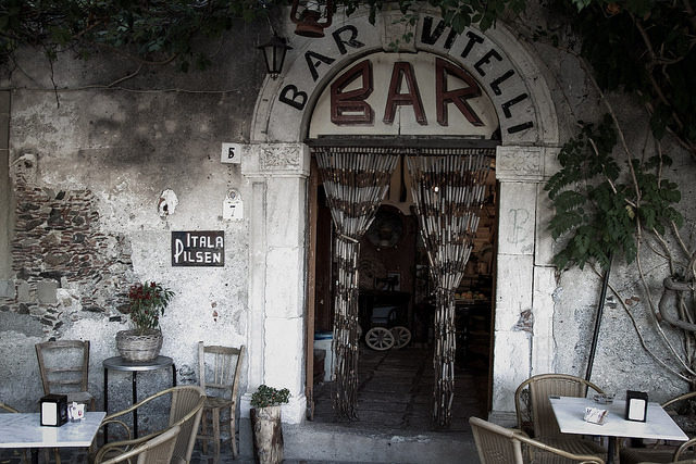 Bar Vitelli, Savoca, Sicily. Author: Ramón Cutanda López. CC BY 2.0