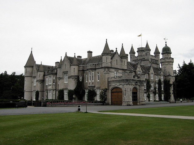 It is an extraordinary example of Scots Baronial architecture. Author: bgeissl. CC BY 2.0