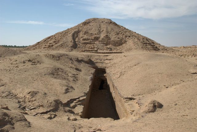 Pyramid K.1. of the 4th century BC at El-Kurru, south of Jebel Barkal, North Sudan, Photo by Bertramz, CC BY 3.0