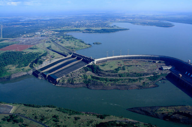 Itaipu Dam, Paraguay/Brazil. Author: International Hydropower Association (IHA). CC BY 2.0.