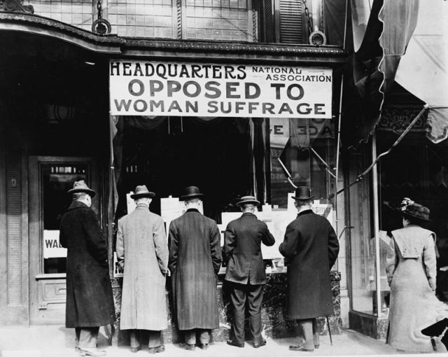 Anti-suffragists in the U.S. in 1911.