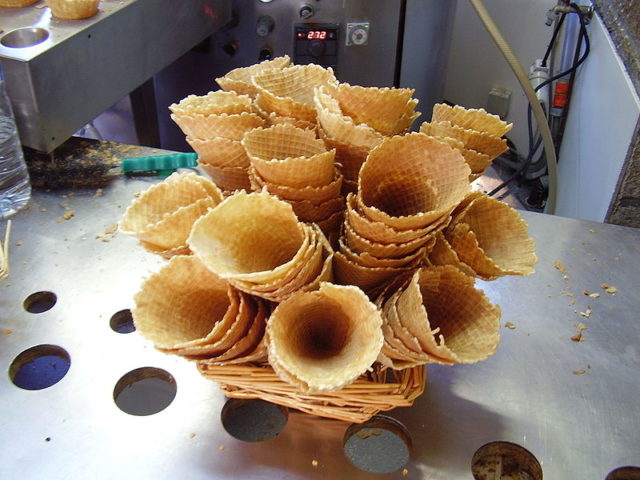 Waffle cones. Author: Kamel15. CC BY-SA 3.0