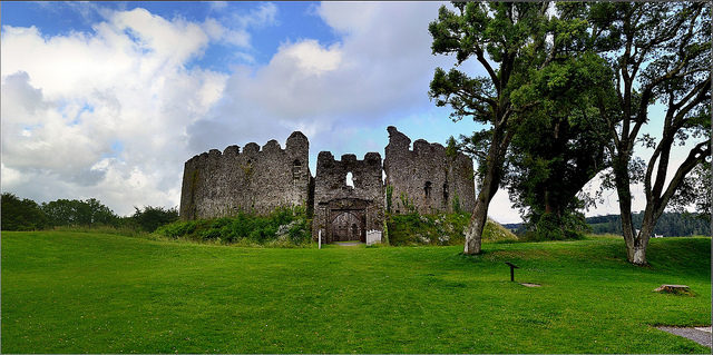 Restormel Castle Panorama  Author:Robert Pittman CC BY2.0