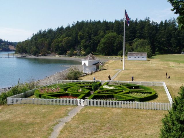 Union Jack at the “English Camp” in San Juan Island National Historical Park Author: Chris Light CC BY-SA 3.0