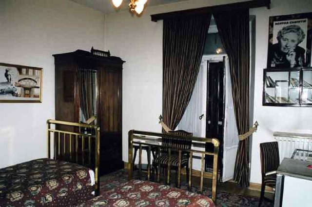 Room 411 at the Pera Palace Hotel in Istanbul, where Agatha Christie allegedly wrote Murder on the Orient Express.Author SteveHopson assumed (based on copyright claims). CC BY-SA 2.5