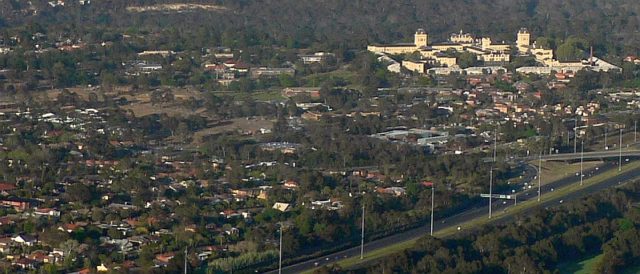 The city of Kew, Kew, showing the Eastern Freeway, Studley Park and Kew Asylum.Author: WalkingMelbourne.CC BY 3.0