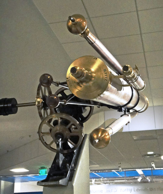Maria Mitchell’s telescope, on display in the Smithsonian Institution National Museum of American History Author Dpbsmith CC BY-SA 3.0