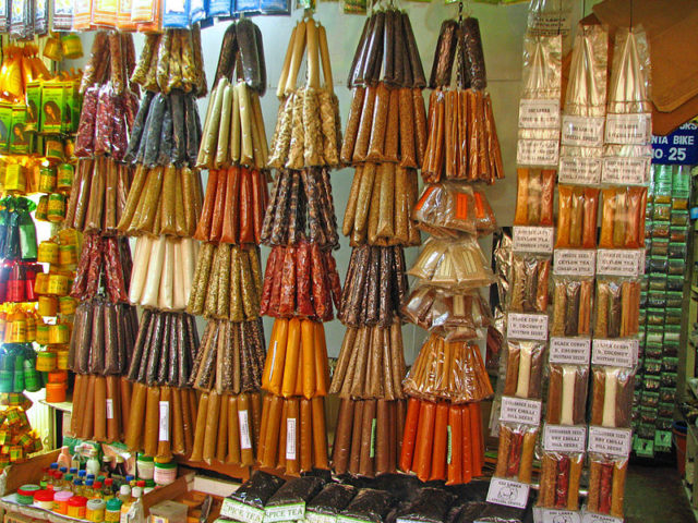 Spice shop in Sri Lanka. Author: McKay Savage. CC BY 2.0.