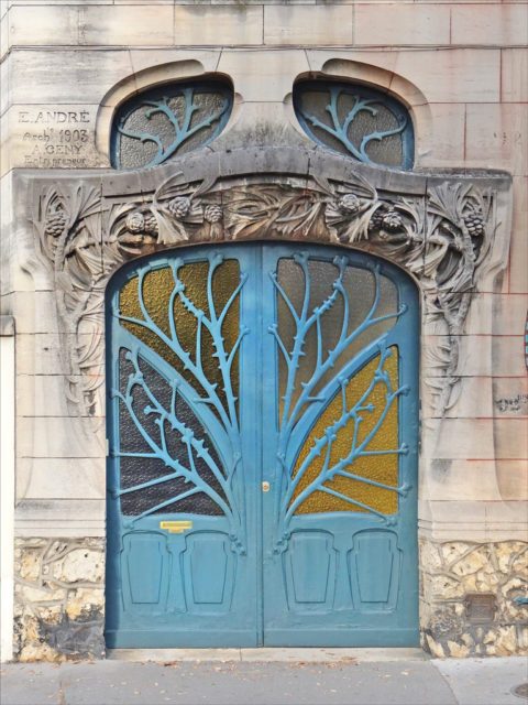 Entrance of the Huot house designed in the art nouveau style of the École de Nancy by architect Émile André in 1903. Author:  dalbera  CC BY2.0