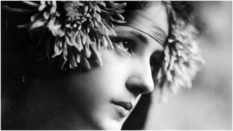 The lethal beauty of Evelyn Nesbit and the very first 