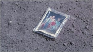 Written on the back of the photograph: “This is the family of astronaut Charlie Duke from planet Earth who landed on the moon on April 20, 1972.”