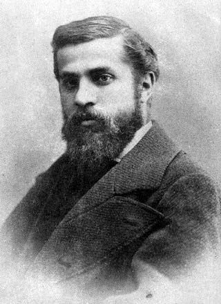 Portrait photograph of Antoni Gaudí
