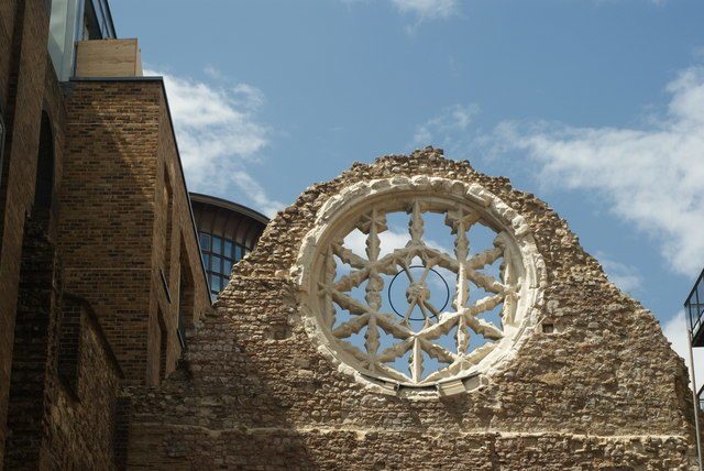 The rose window is thought to be nearly 700 years old. Author: Peter Trimming – CC BY-SA 2.0.