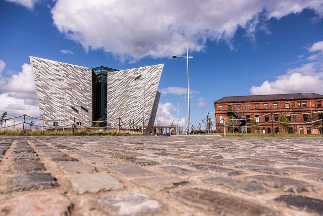 Titanic Belfast and Titanic Hotel Belfast. Author: Titanic Belfast/Flickr CC BY2.0