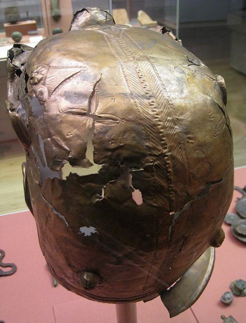 Rear view of the ancient helmet, Photo: Prioryman, CC BY-SA 3.0