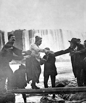 Annie Edson Taylor after her trip over Niagara Falls leaver her barrel