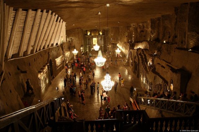 Inside the mine, the famed St. Kinga’s Chapel. Photo: Dino Quinzani, CC BY-SA 2.0