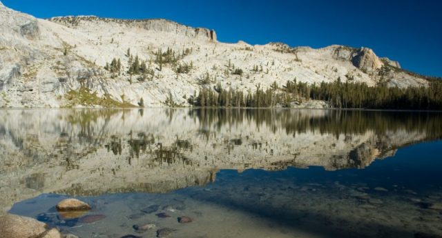 High Sierra lake – Yosemite NP
