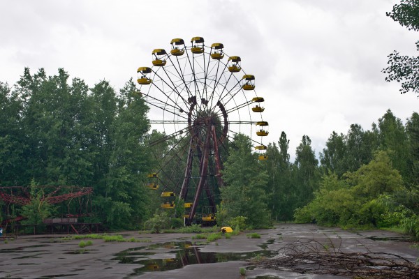 Pripyat_-_amusement_park_01