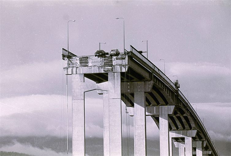 Tasman Bridge disaster in 1975.