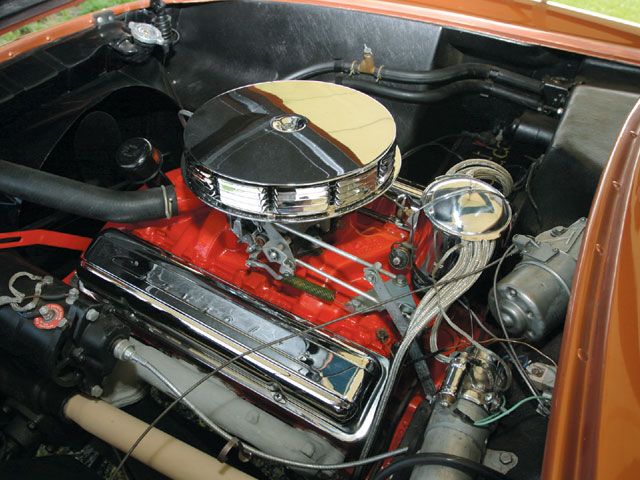 1955_chevrolet_corvette-V8-engine