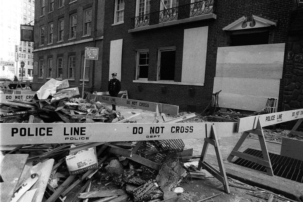 barricade after the bombing at fauncecs tavern