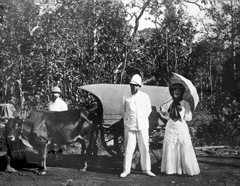 Governor Bonhoure and his wife in Saigon (1909)