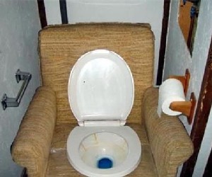 redneck-couch-toilet