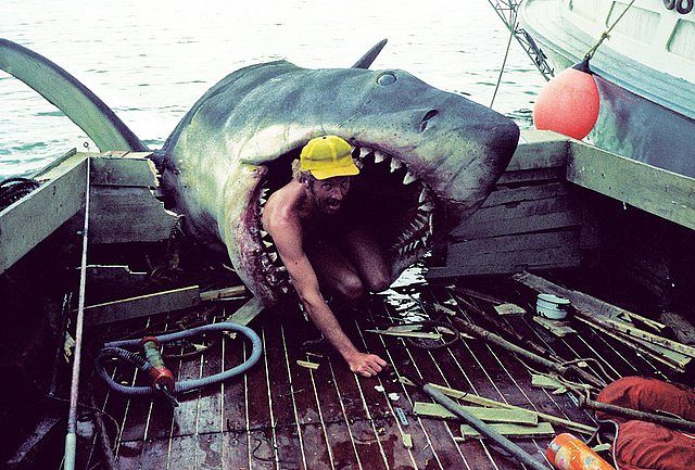 38dfbb2e-f2ae-4159-9883-4c8782913754-rare-behind-the-scenes-pictures-every-jaws-fan-must-see-jpeg-179791