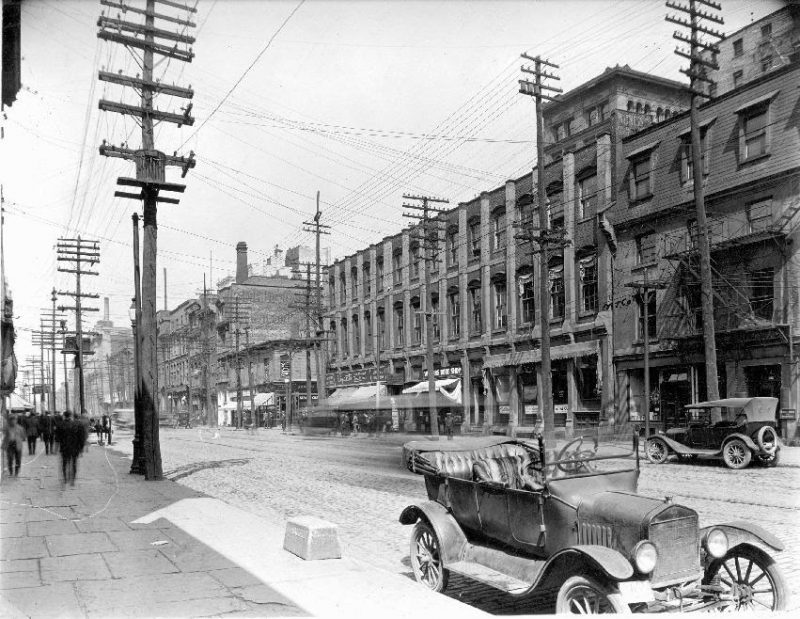 Craig Street (now Saint-Antoine), 1921