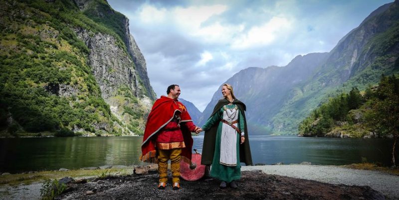 I-photograph-real-life-Norwegian-Viking-weddings.20__880