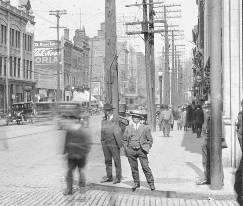 Saint-Laurent Boulevard, taken from the St. Catherine Street, 1921