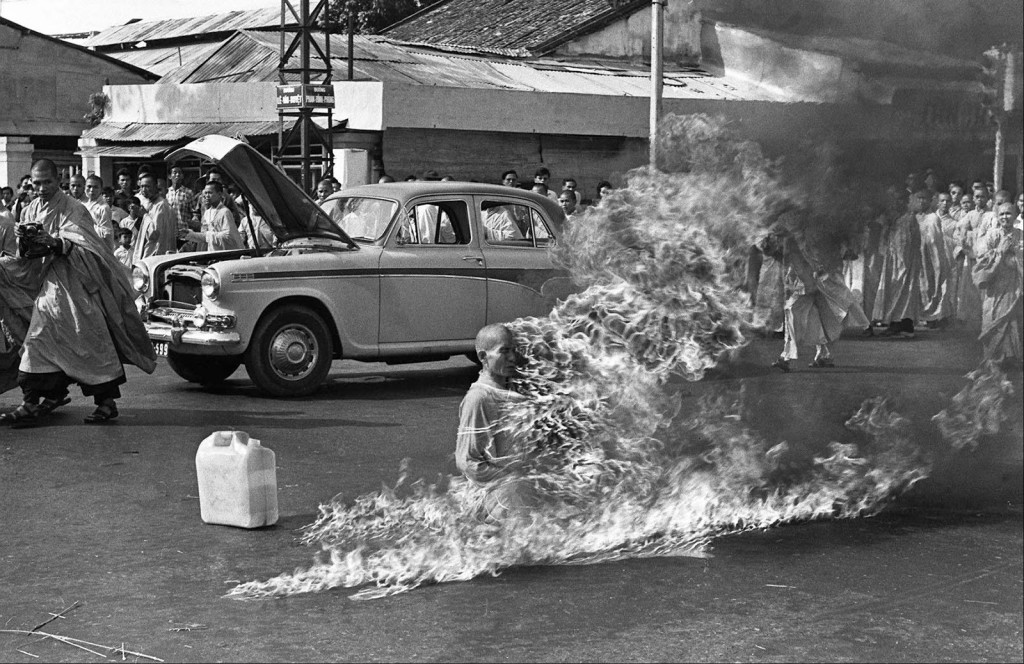 The burning monk, 1963 (1)