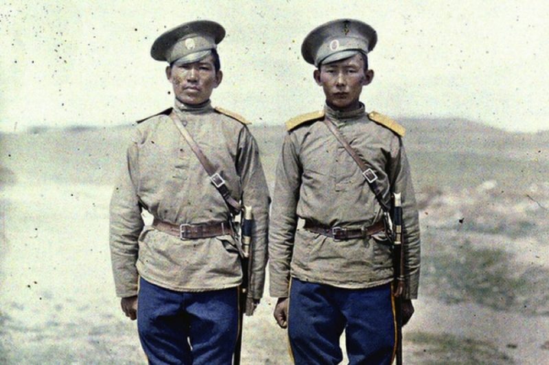 Two Mongolian soldiers photographed in 1913