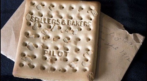 Titanic-Biscuit-Greek-Collector-Pays-23000-for-Titanic-Cracker-Photo-600x330