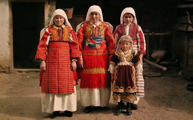 Women from the Macedonian village of Smilevo, 1913.
