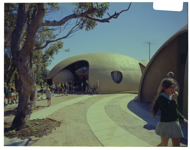 Exterior, Binishell Library, North Narrabeen Primary School, NSW, 10/9/75.