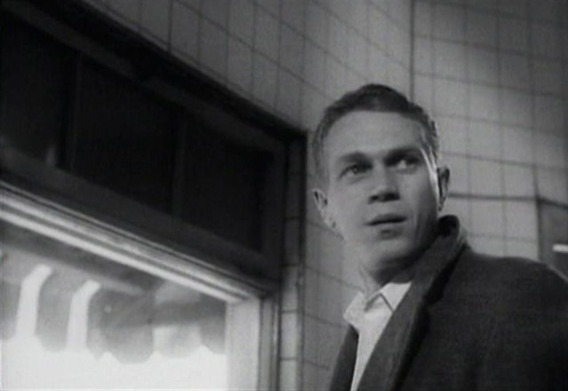 Screenshot of Steve McQueen in the film The Great St. Louis Bank Robbery (1959).