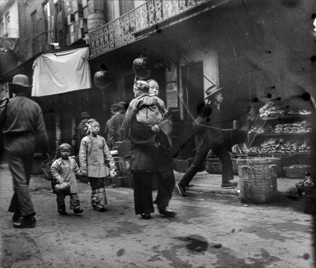 Woman and children walking down a street, Chinatown, San Francisco 1896-1906 http://hdl.loc.gov/loc.pnp/agc.7a09023