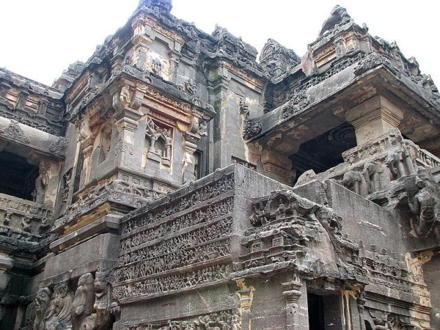 Another view of the temple's exterior..source