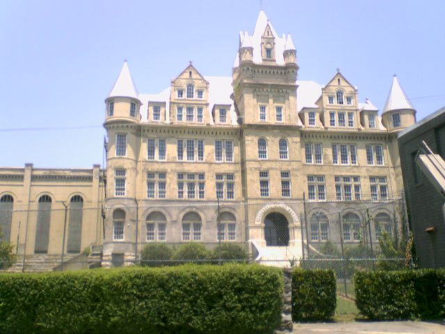 Main entrance of Tennessee State Penitentiary.Source