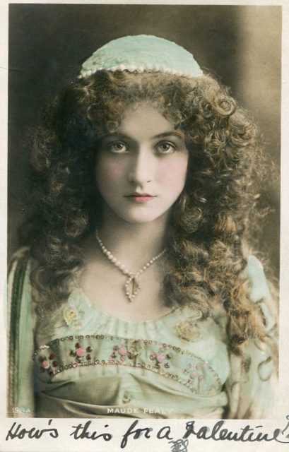 Postcard of Maude Fealy as Juliet in Romeo and Juliet Source