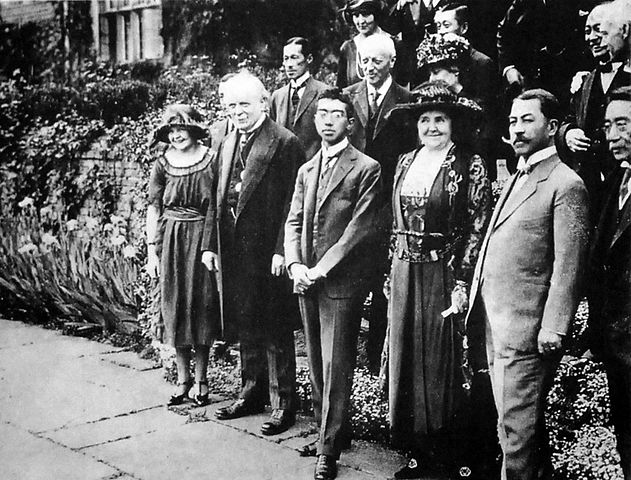 Japanese Crown Prince Hirohito visiting the British PM Lloyd George in 1921. Source