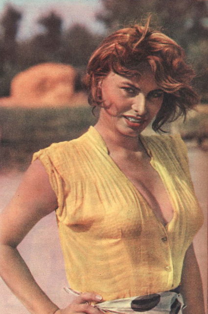 Italian actress Sophia Loren in Comacchio, in the set of the Italian film La donna del fiumeSource
