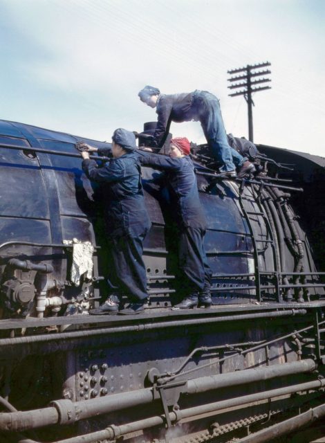 Wipers clean an H-class locomotive.